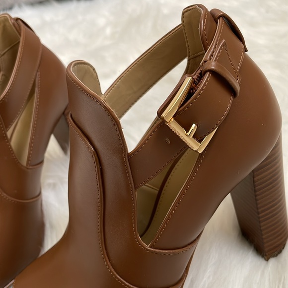 MK peep toe ankle booties - Picture 3 of 6